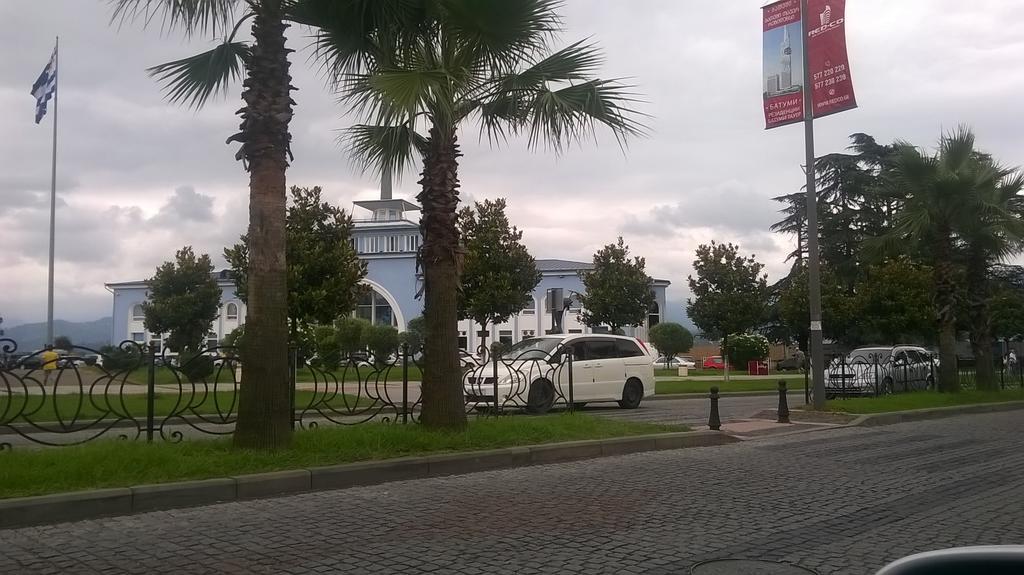 Apartment Melashvili 4 Батуми Екстериор снимка